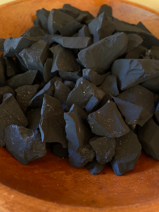 2 pounds plus, One KILOGRAM Raw Classic Shungite💥the new shipment is smaller chips than in the pictures.